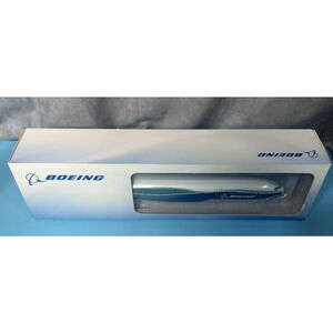 Boeing 777-200LR Airplane 1:200 Model Hogan Wings Boeing Shanghai Aviation